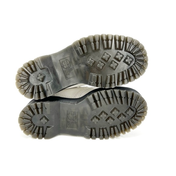 New Dr. Martens Devon Heart Platform White Leather Ankle Boots Kid’s Size 4 (36) - Picture 6 of 11